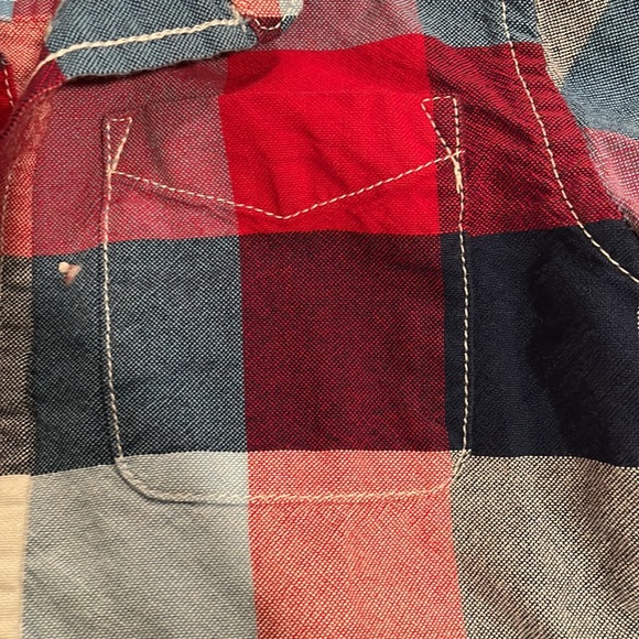 Plaid is always in style - Picture 3 of 4